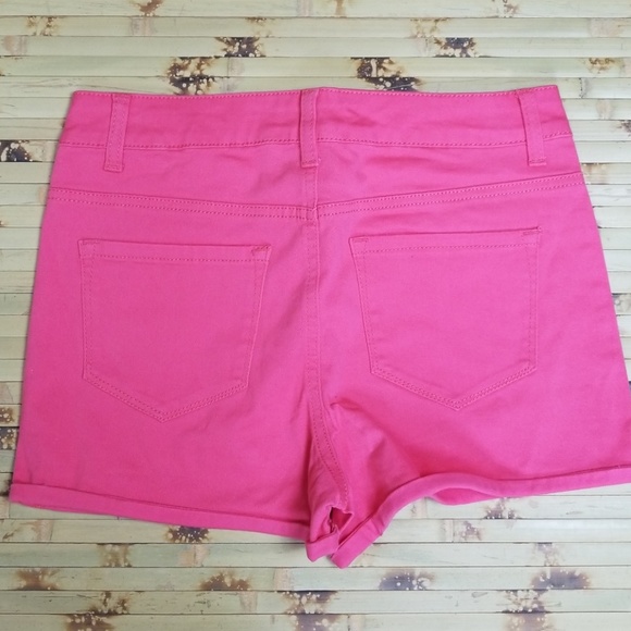 Shorts - Picture 2 of 3